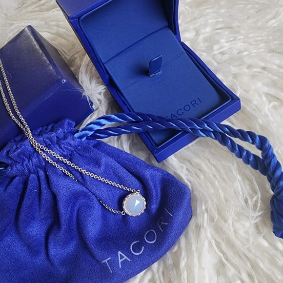 Tacori SN20403 Classic Rock Crescent Station Necklace featuring Chalcedony - Picture 5 of 8